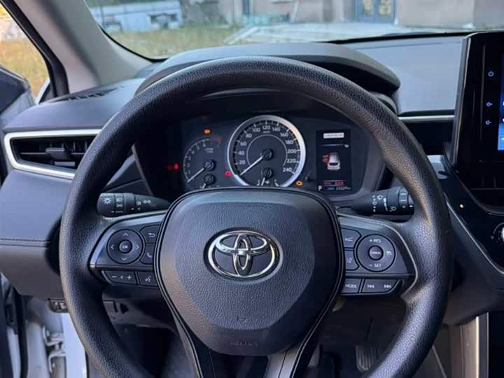 Фото 9 - Toyota Corolla Cross