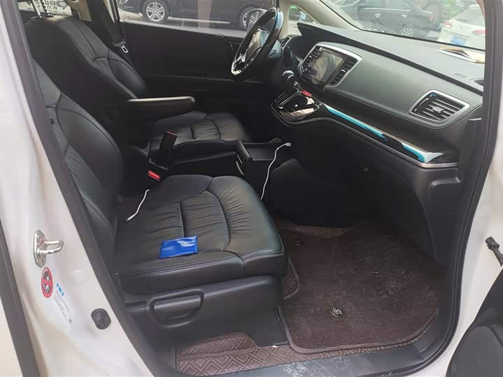 Фото 8 - Honda Odyssey