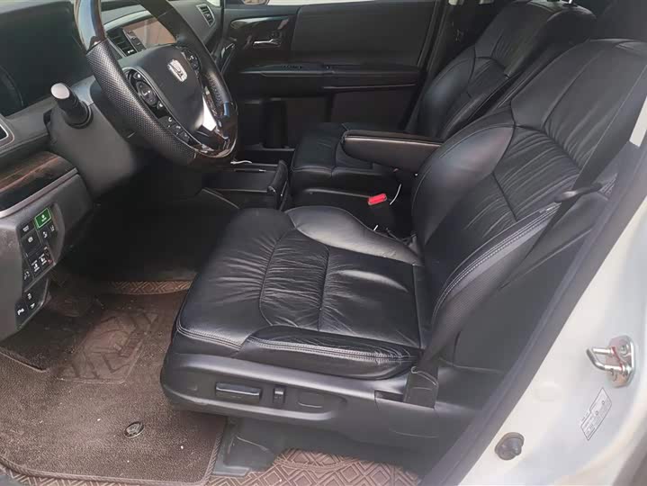 Фото 9 - Honda Odyssey