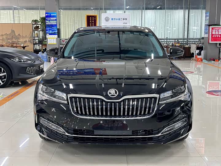 Фото 2 - Skoda Superb