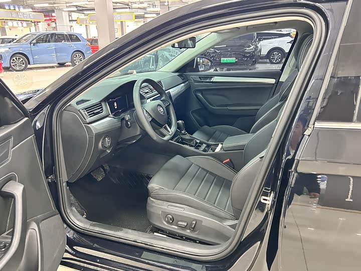 Фото 9 - Skoda Superb