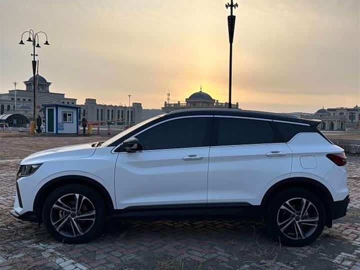 Фото 2 - Geely Coolray