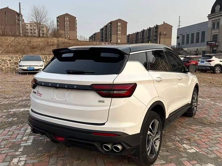 Фото 7 - Geely Coolray