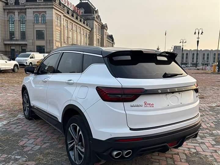 Фото 8 - Geely Coolray