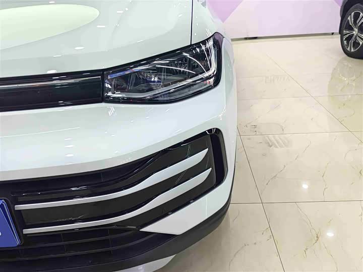 Фото 7 - Volkswagen Tharu