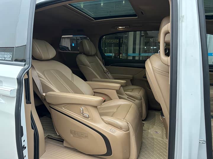 Фото 6 - Buick GL8 ES