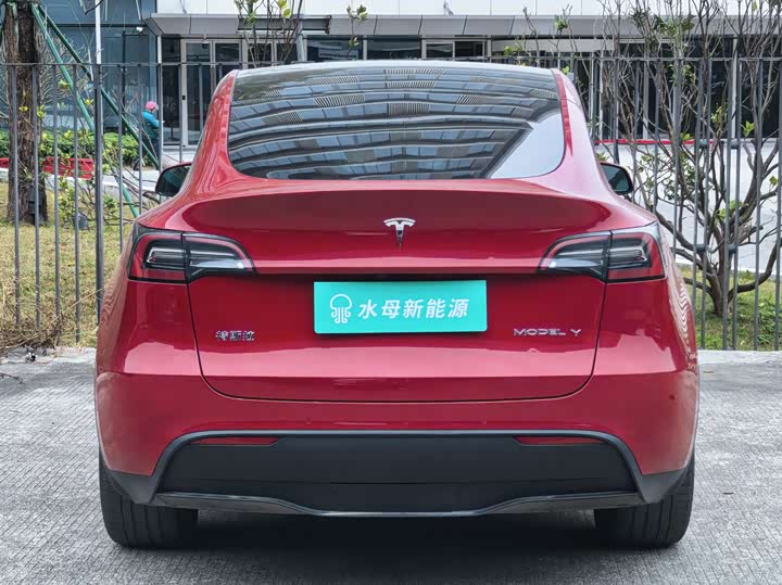Фото 8 - Tesla Model Y