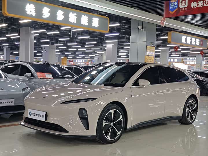 Фото 1 - Nio ET5T