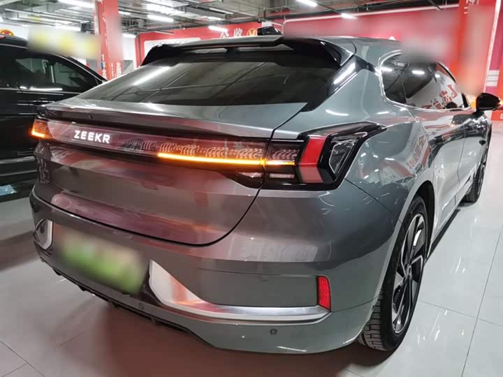 Фото 7 - Zeekr 001