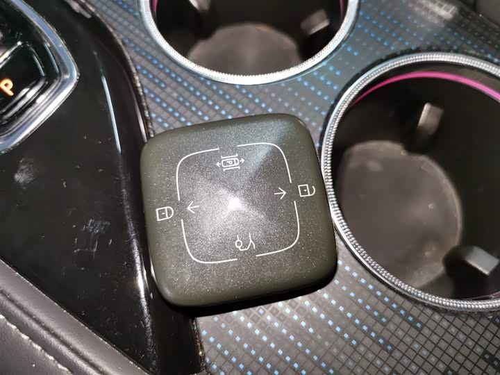 Фото 9 - Zeekr 001