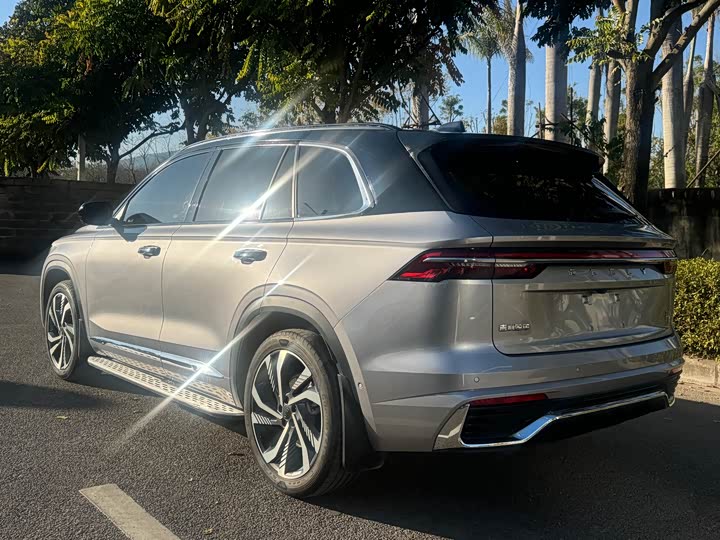 Фото 6 - Geely Okavango L