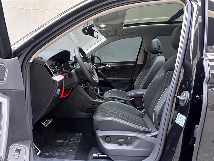 Фото 7 - Volkswagen Tiguan L Pro