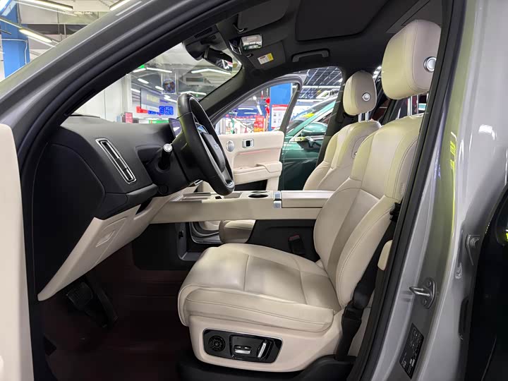 Фото 8 - LiXiang L8