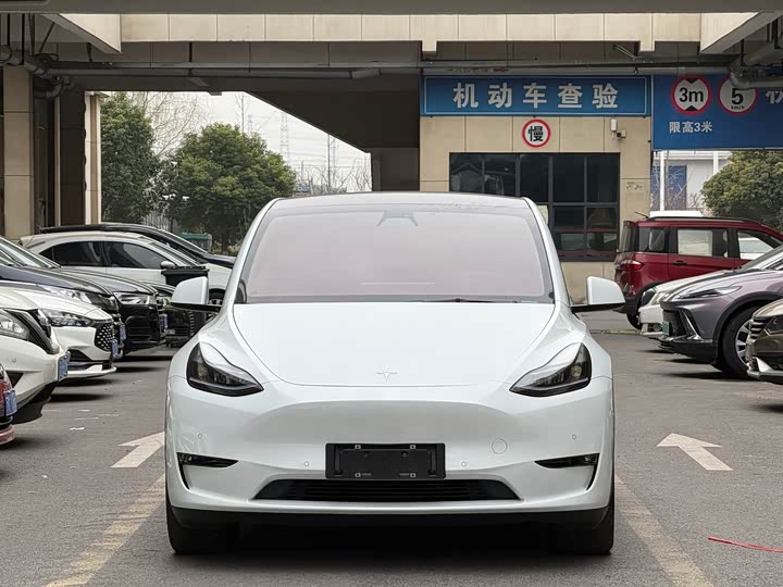 Фото 2 - Tesla Model Y