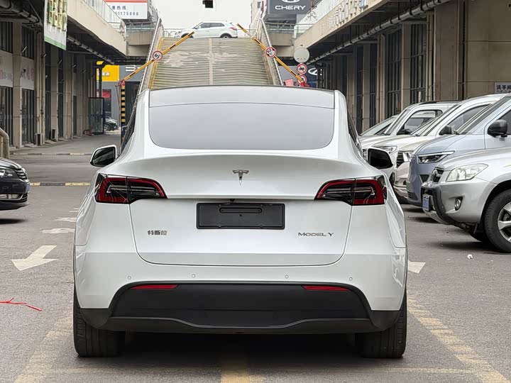 Фото 7 - Tesla Model Y