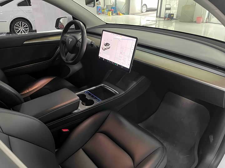 Фото 9 - Tesla Model Y