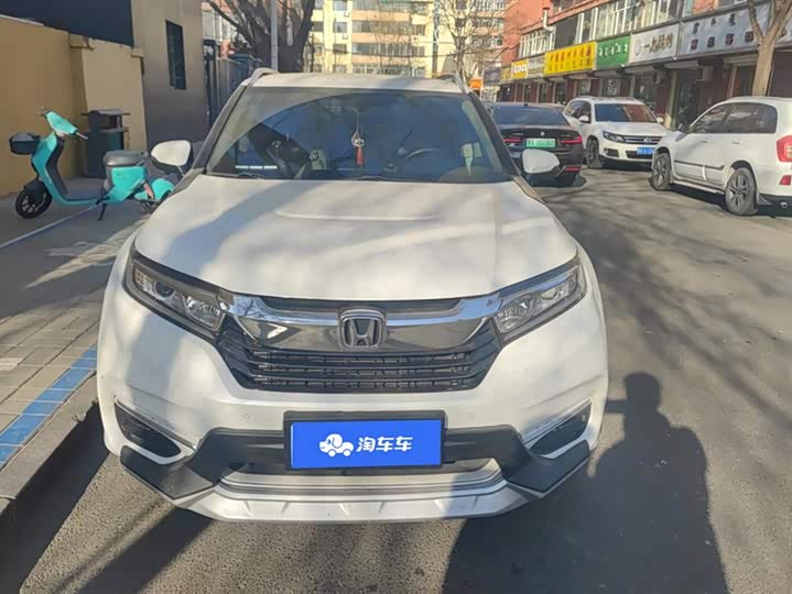 Фото 2 - Honda Avancier