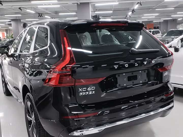 Фото 7 - Volvo XC60