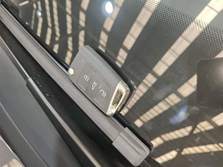 Фото 9 - Volkswagen Tayron GTE Hybrid