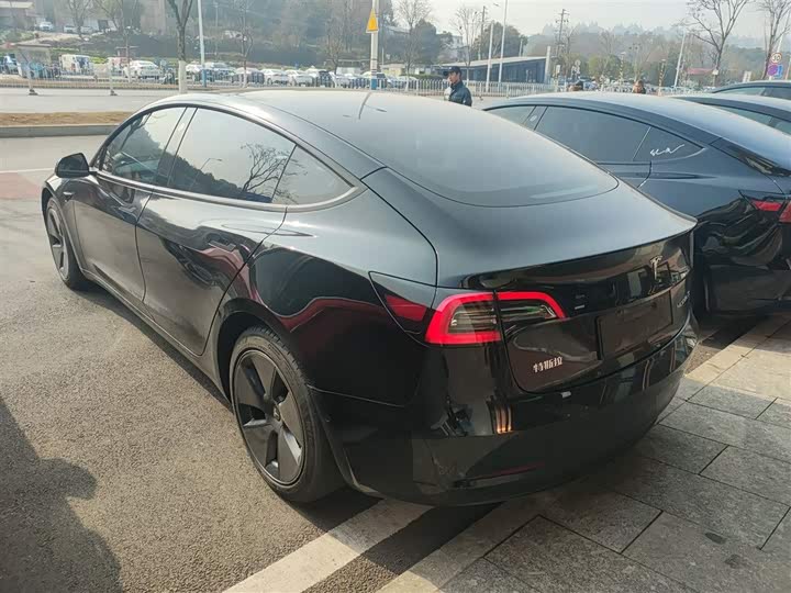 Фото 5 - Tesla Model 3