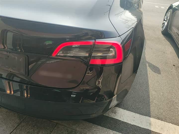 Фото 8 - Tesla Model 3