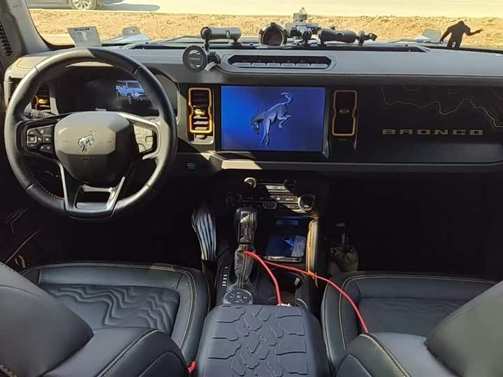 Фото 2 - Ford Bronco