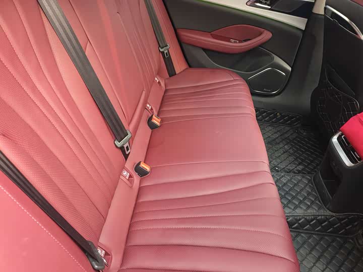 Фото 7 - Hongqi H5