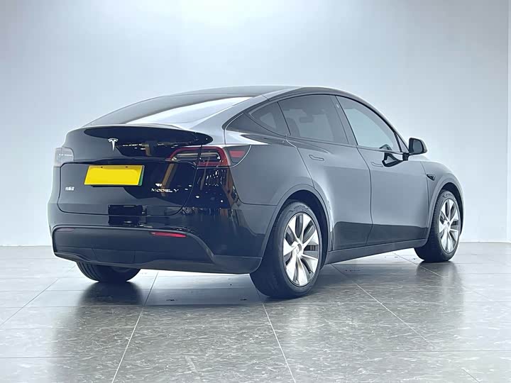 Фото 3 - Tesla Model Y