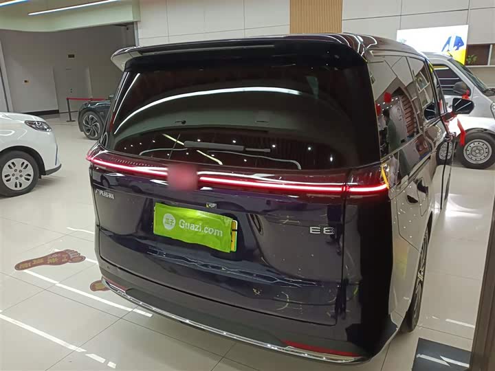 Фото 7 - GAC Trumpchi E8