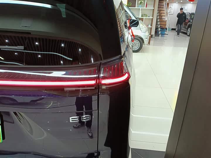 Фото 8 - GAC Trumpchi E8