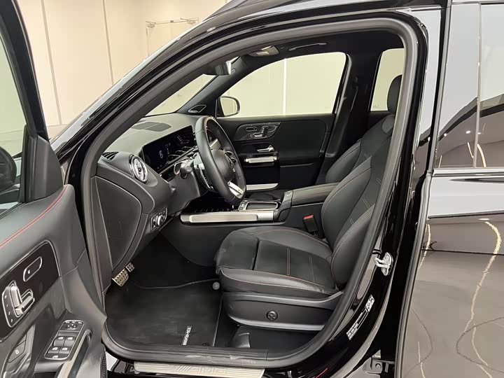 Фото 5 - Mercedes-Benz GLB-Class AMG