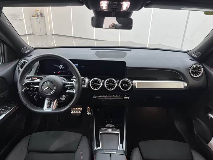 Фото 8 - Mercedes-Benz GLB-Class AMG