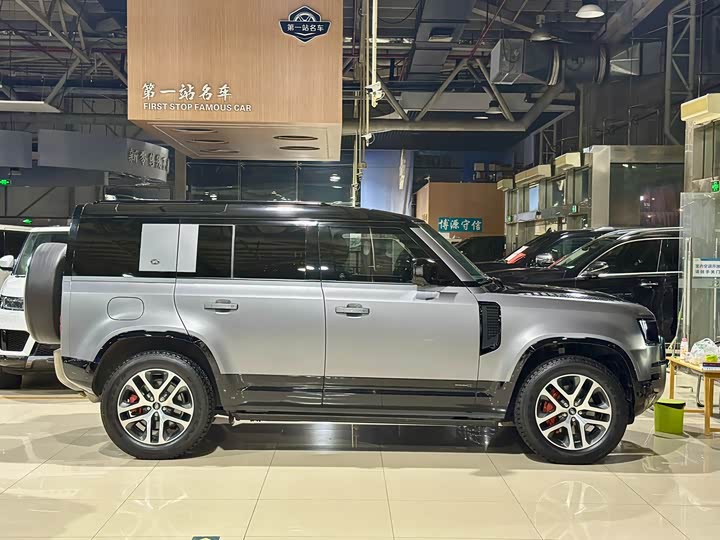 Фото 8 - Land Rover Defender