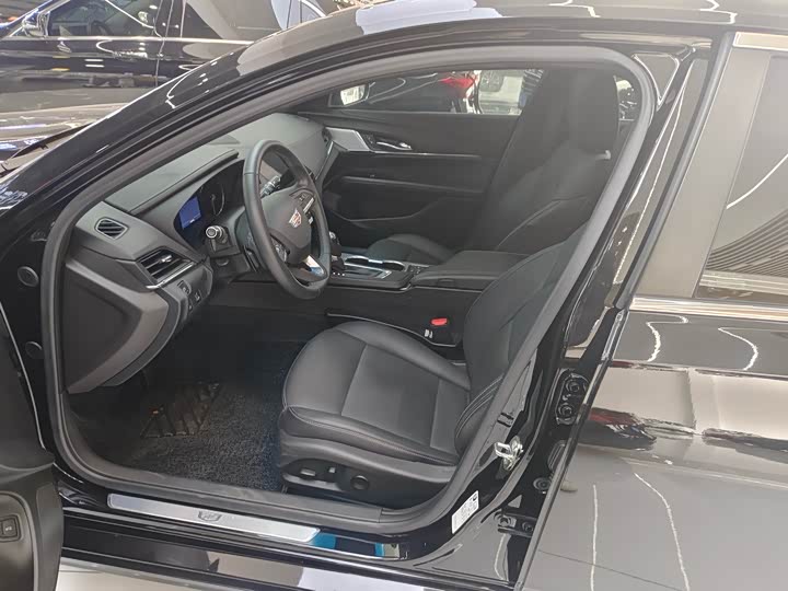 Фото 6 - Cadillac CT4