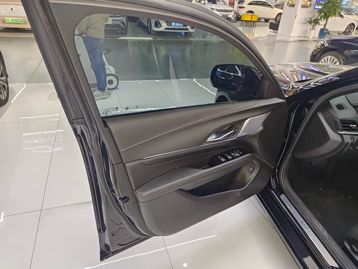 Фото 7 - Cadillac CT4