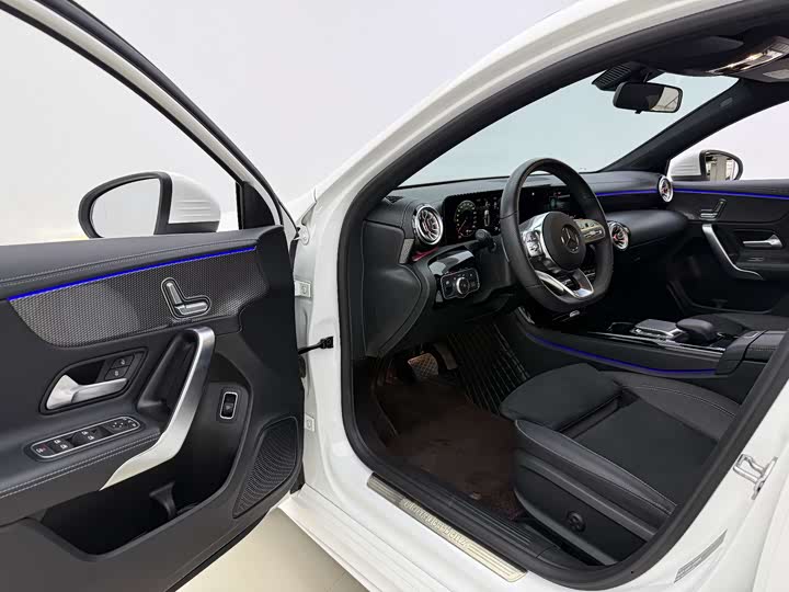 Фото 7 - Mercedes-Benz A-Class