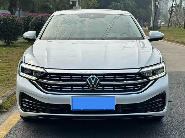 Фото 2 - Volkswagen Sagitar L