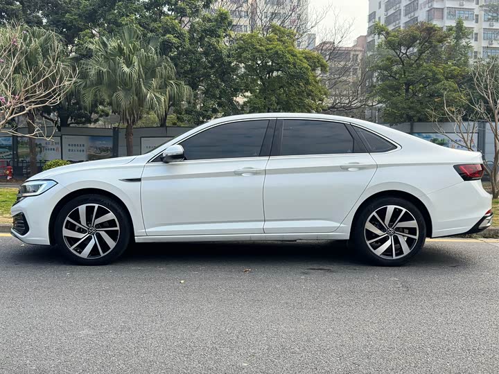 Фото 3 - Volkswagen Sagitar L