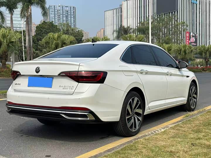 Фото 6 - Volkswagen Sagitar L