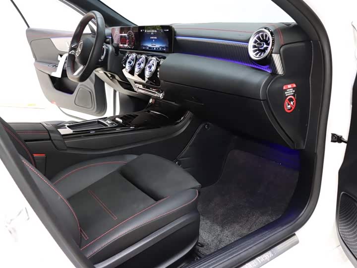 Фото 8 - Mercedes-Benz A-Class