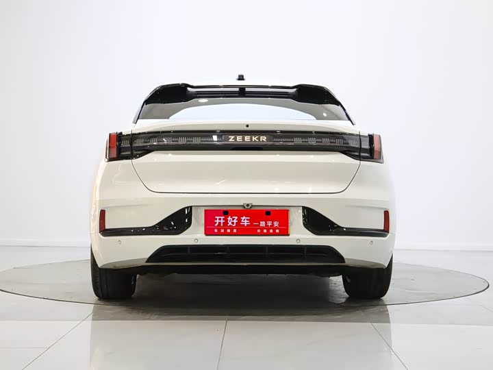Фото 3 - Zeekr 001