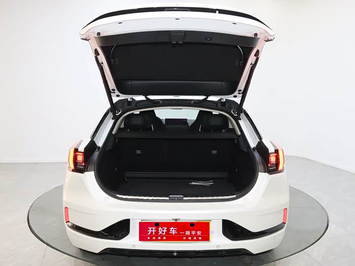 Фото 5 - Zeekr 001