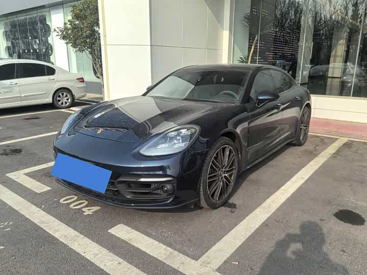 Фото 1 - Porsche Panamera