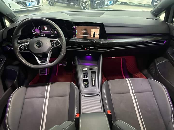 Фото 3 - Volkswagen Golf