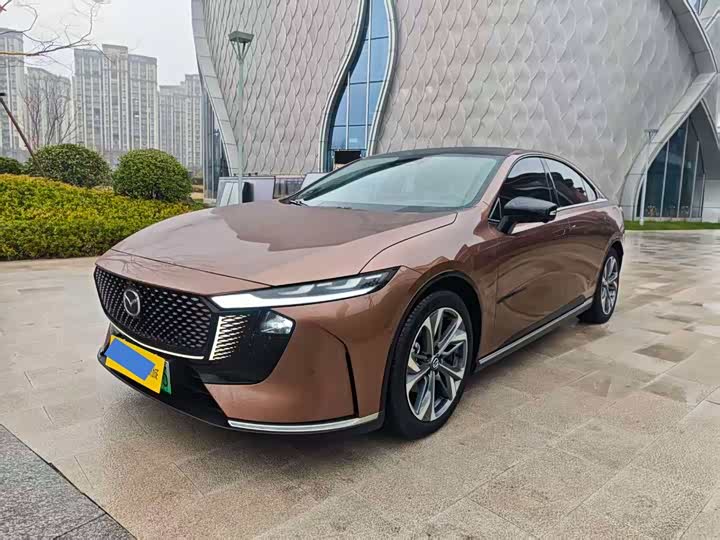 Фото 1 - Mazda EZ-6