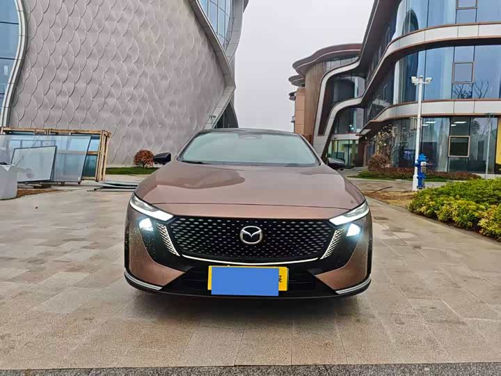 Фото 2 - Mazda EZ-6