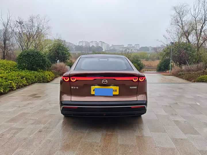 Фото 5 - Mazda EZ-6