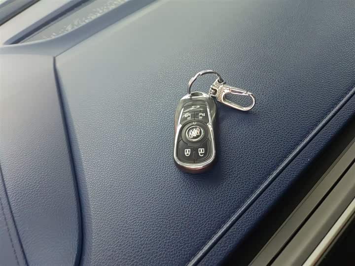 Фото 9 - Buick GL8 ES