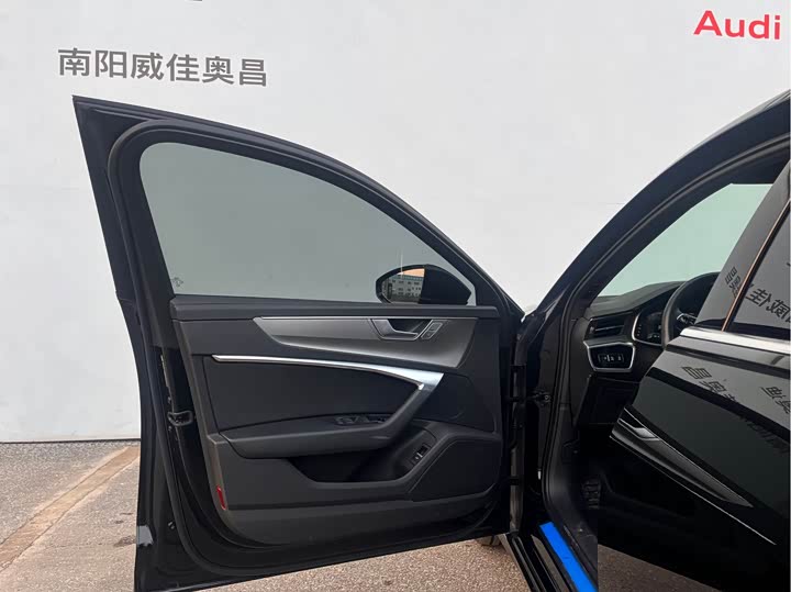 Фото 5 - Audi A6L