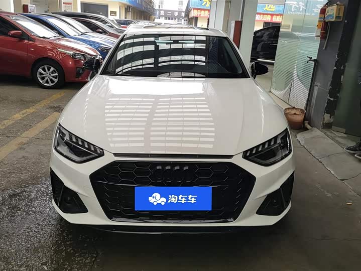 Фото 2 - Audi A4L